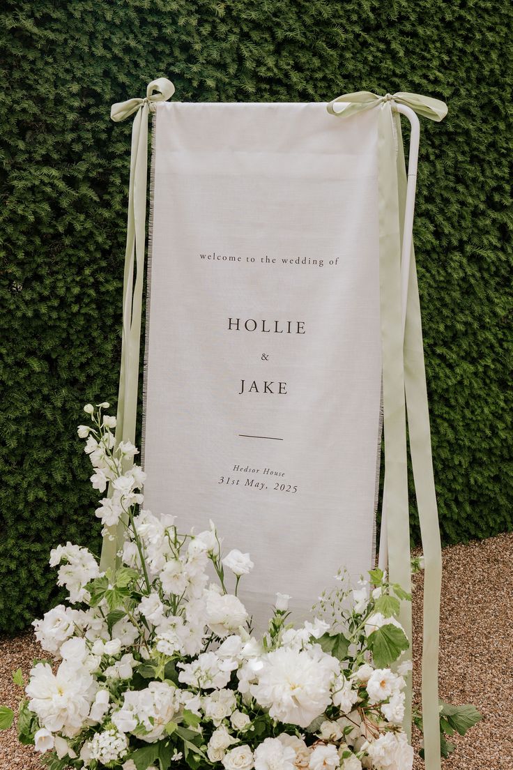 Green & White Meadow Flowers for Wedding Welcome Sign